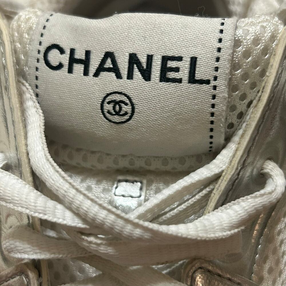 Chanel Laminated Calfskin Sneakers Womens 38 US 8 White Silver CC Shoes Auth - Picture 5 of 15